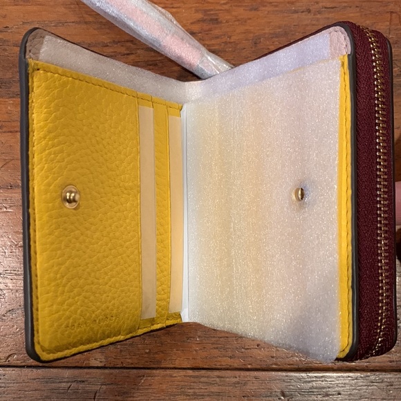 NWT Tory Burch Block Medium Wallet - Picture 4 of 9